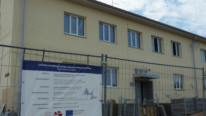 Turpinās Limbažu novada ģimnāzijas dienesta viesnīcas pārbūves darbi