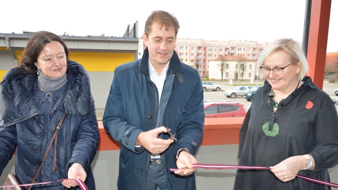 Pēc pārbūves darbu noslēgšanās Limbažu novada pašvaldība atklāj Limbažu novada ģimnāzijas dienesta viesnīcas ēku