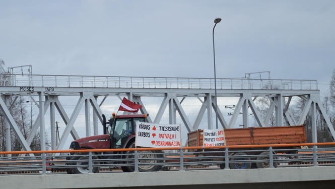 Limbažu novada lauksaimnieki un uzņēmēji piedalās protesta akcijā