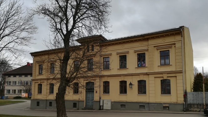 Limbažu novada Sociālais dienests turpina bezmaksas higiēnisko masku izsniegšanu iedzīvotājiem, kuriem noteikts trūcīgas vai maznodrošinātas personas statuss