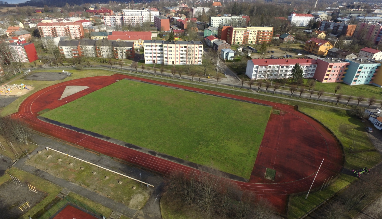Limbažu novada pašvaldība noslēgusi līgumu par Limbažu stadiona skrejceļa seguma atjaunošanu